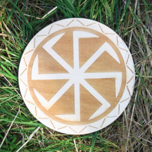 swarga symbol drewniany